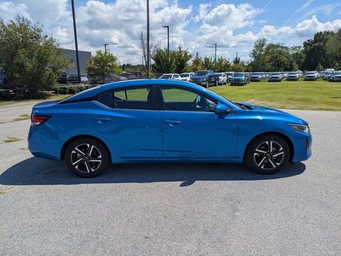 Used 2025 Nissan Sentra SV FWD image 2