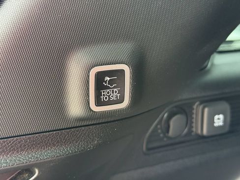 Used 2023 Jeep Grand Cherokee Altitude AWD/4WD image 31