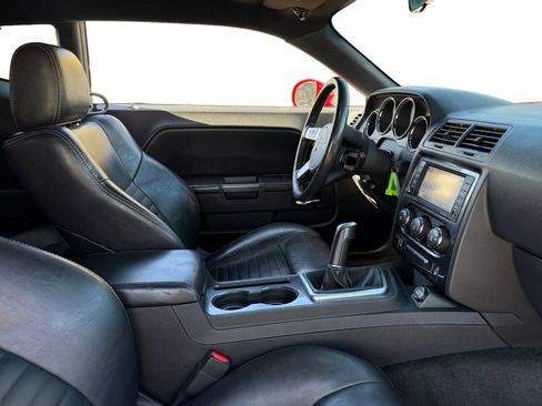 Used 2010 Dodge Challenger R/T image 14