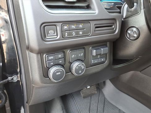 Used 2024 Chevrolet Tahoe Z71 w/ Luxury Package image 18