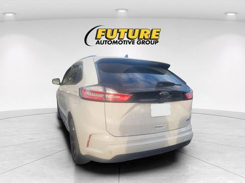 Used 2023 Ford Edge SE w/ Black Appearance Package AWD/4WD image 4