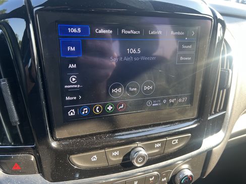 Used 2023 Chevrolet Traverse LT FWD image 11