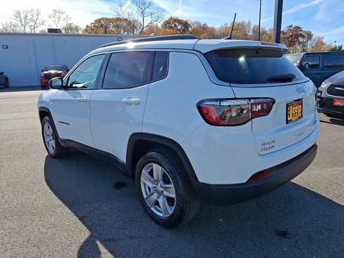 Certified 2022 Jeep Compass Latitude w/ Convenience Group image 4