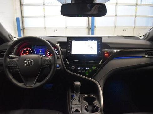 Used 2021 Toyota Camry XSE w/ Navigation Package FWD image 5
