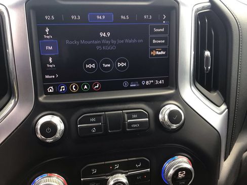 Used 2020 GMC Sierra 2500 SLT w/ SLT Premium Plus Package AWD/4WD image 10