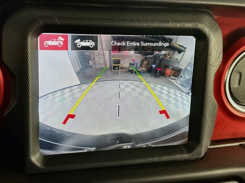 Used 2022 Jeep Wrangler Unlimited Rubicon w/ LED Lighting Group AWD/4WD image 15