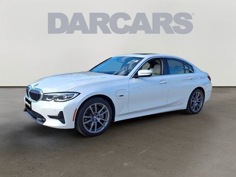 Used 2022 BMW 330e xDrive 330e xDrive image 3