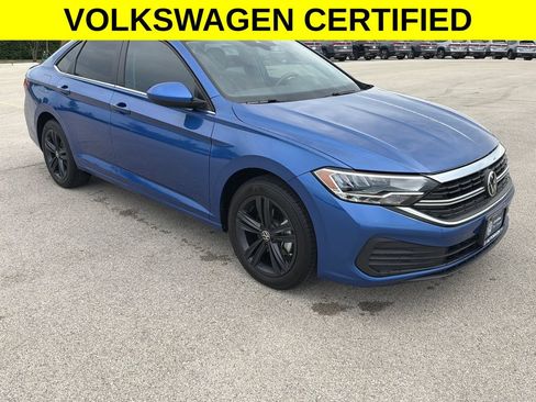 Certified 2024 Volkswagen Jetta SE w/ Panoramic Sunroof Package FWD image 1