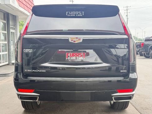 Used 2022 Cadillac Escalade Premium Luxury AWD/4WD image 4