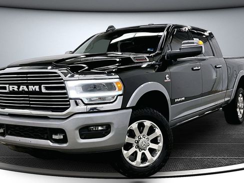 Used 2020 RAM 2500 Laramie AWD/4WD image 3