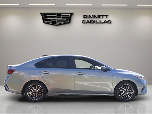 Used 2023 Kia Forte GT-Line w/ GT-Line Premium Package FWD image 6