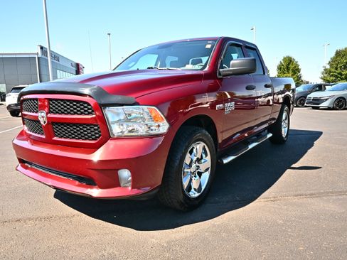 Used 2019 RAM 1500 Express w/ Express Value Package AWD/4WD image 4