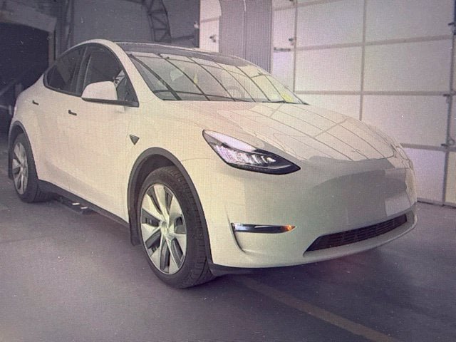 Used 2023 Tesla Model Y Long Range AWD/4WD image 1