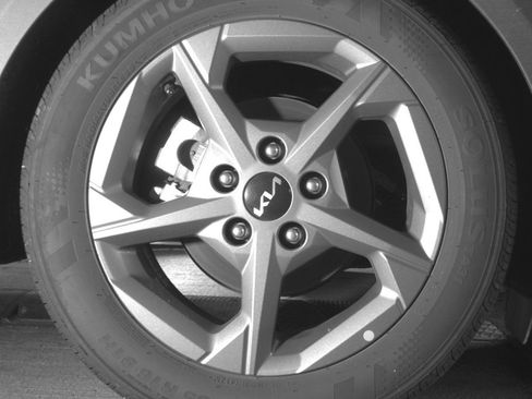 Used 2025 Kia K4 LXS image 15