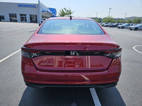 New 2025 Honda Accord SE image 5