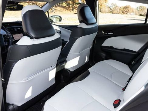 Used 2021 Toyota Prius AWD image 45