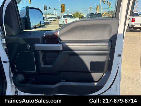 Used 2015 Ford F150 Platinum w/ Equipment Group 701A Luxury image 98