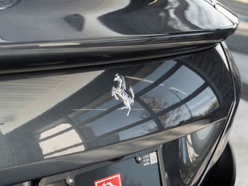 Used 2021 Ferrari Roma RWD image 9