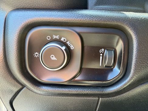 Used 2022 RAM 2500 Big Horn AWD/4WD image 44