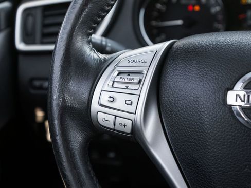 Used 2016 Nissan Rogue SL w/ SL Premium Package image 28