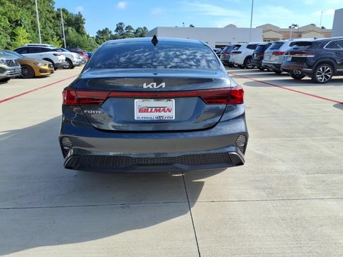 Used 2024 Kia Forte LXS FWD image 7