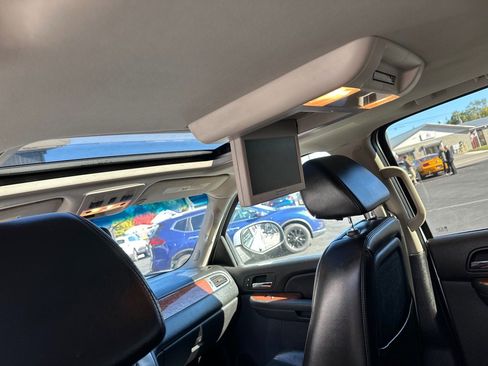 Used 2007 GMC Yukon XL SLT w/ SLT Preferred Equipment Group image 19