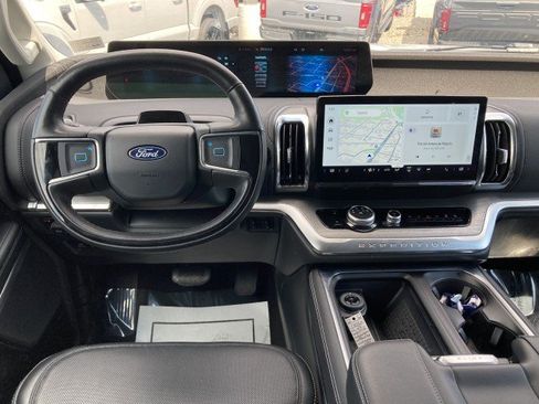 Certified 2025 Ford Expedition Max Platinum AWD/4WD image 8