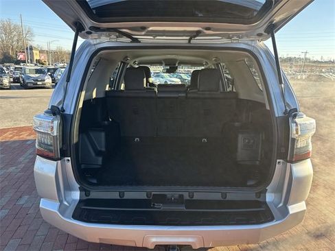 Used 2022 Toyota 4Runner SR5 Premium image 28