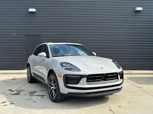New 2025 Porsche Macan image 9
