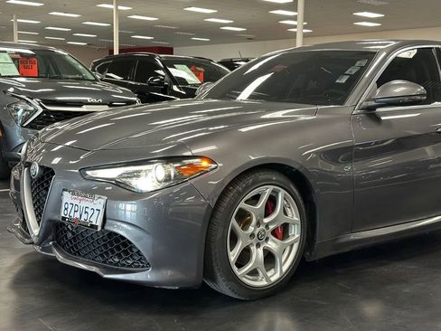 Used 2018 Alfa Romeo Giulia Ti w/ TI Leather Package RWD image 11