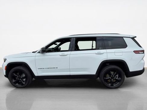 Used 2025 Jeep Grand Cherokee L Altitude AWD/4WD image 5