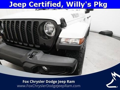 Certified 2021 Jeep Gladiator Willys image 21
