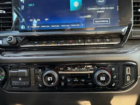 Used 2022 Chevrolet Silverado 1500 ZR2 w/ Technology Package AWD/4WD image 17