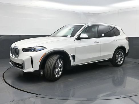 Used 2025 BMW X5 xDrive40i AWD/4WD image 26