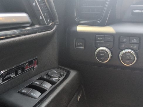 Used 2023 GMC Sierra 1500 AT4 w/ AT4 Premium Package AWD/4WD image 16
