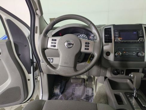 Used 2016 Nissan Frontier SV image 13