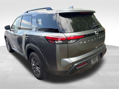 Used 2025 Nissan Pathfinder SV FWD image 5