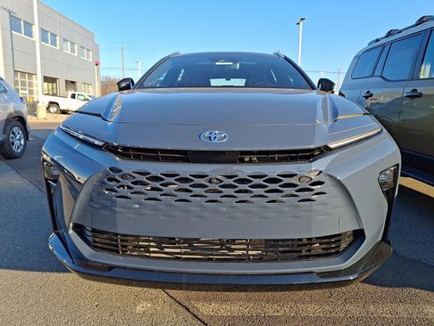 New 2025 Toyota Crown Signia image 2