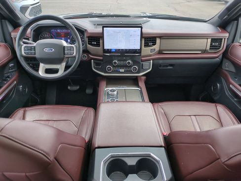 Used 2024 Ford Expedition Max Limited image 32