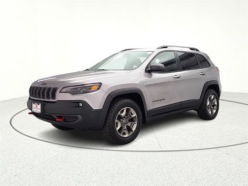 Used 2019 Jeep Cherokee Trailhawk w/ Comfort & Convenience Group image 3