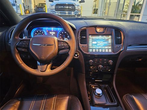 Used 2023 Chrysler 300 S image 27