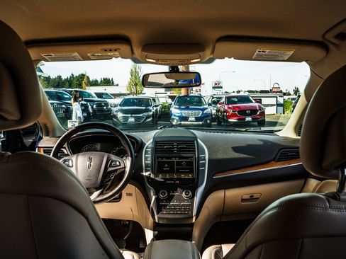 Used 2017 Lincoln MKC Select AWD/4WD image 34