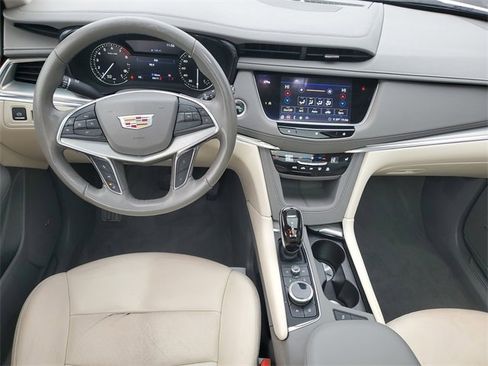 Used 2020 Cadillac XT5 Premium Luxury w/ LPO, Floor Liner Package image 12