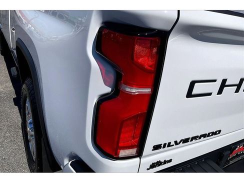 Used 2024 Chevrolet Silverado 3500 High Country w/ High Country Premium Package image 31