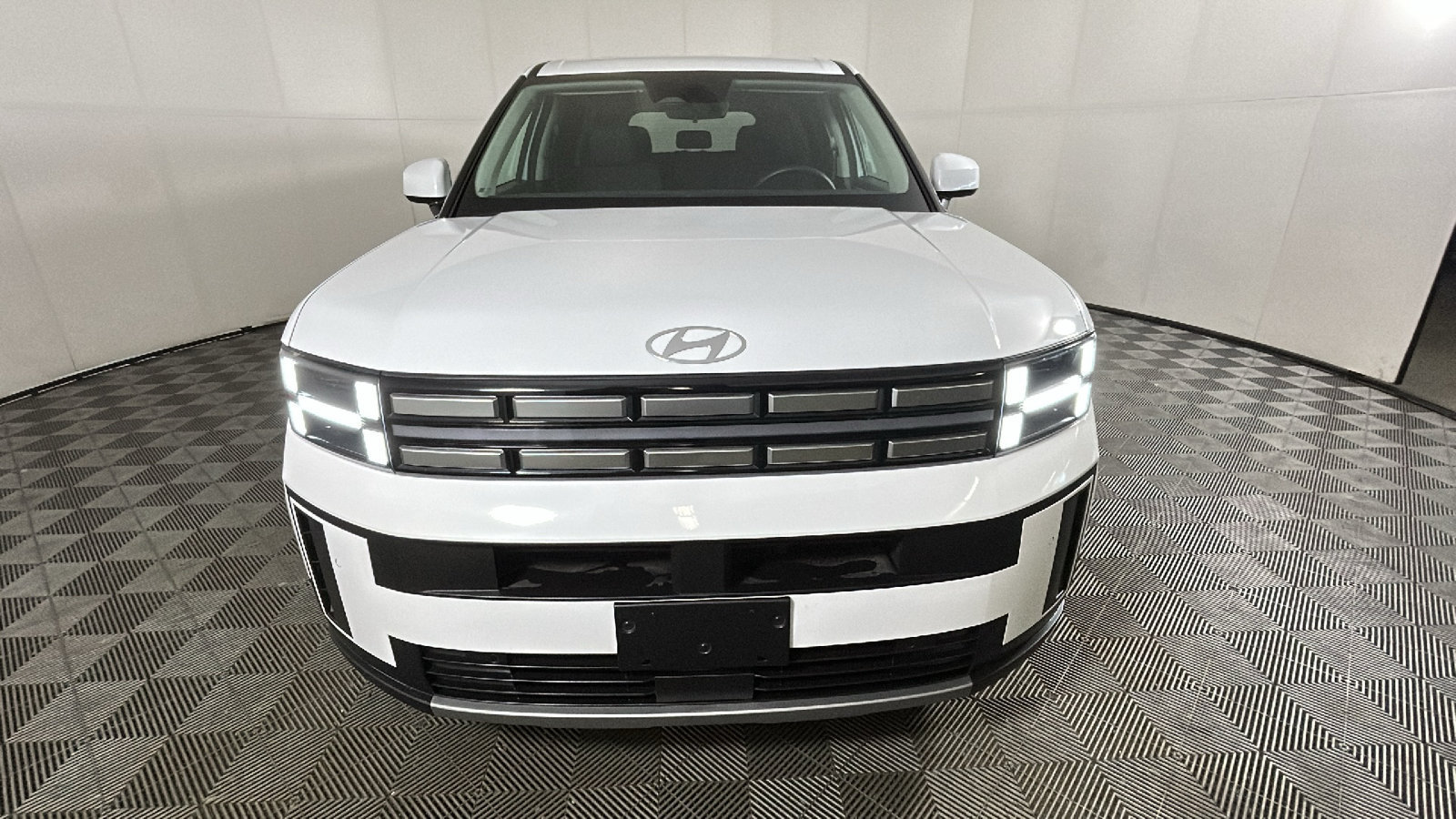 Used 2025 Hyundai Santa Fe SE FWD image 9