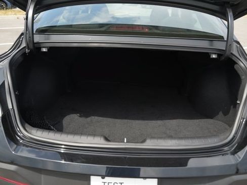 Used 2025 Hyundai Elantra Sport FWD image 19