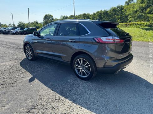 Used 2020 Ford Edge Titanium image 3