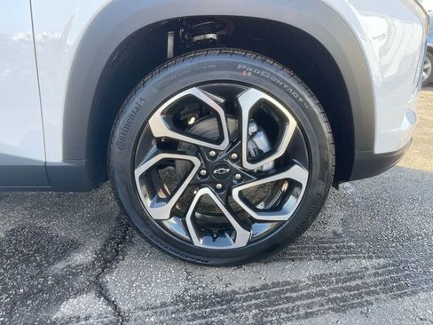 New 2026 Chevrolet Trax RS w/ Sunroof Package image 31