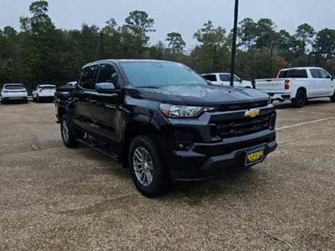 Certified 2024 Chevrolet Colorado LT w/ LT Convenience Package II image 2