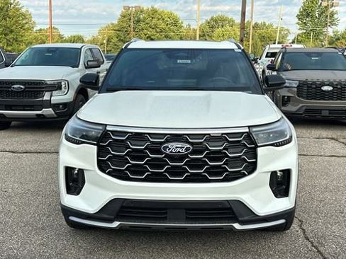 New 2027 Ford Explorer Platinum w/ LUX Leather Package AWD/4WD image 6